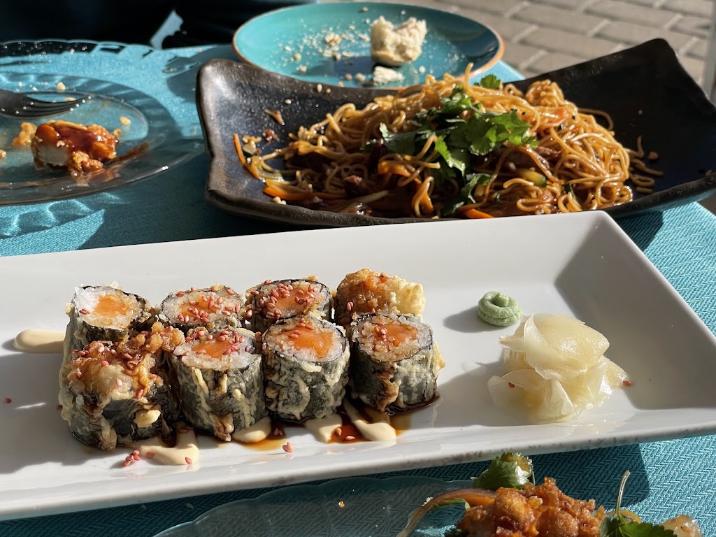 Sushi y fideos