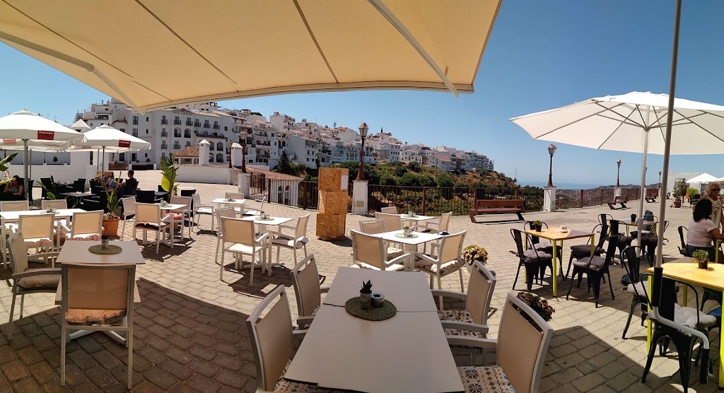 Gloria Bendita — terrace above the white village of Frigiliana